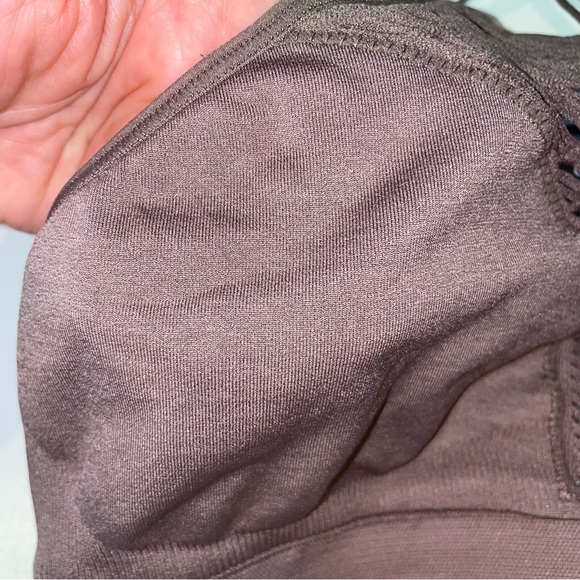 🔥 3 for $15 🔥
Victoria’s Secret strappy cutout bralette size small - Picture 10 of 10